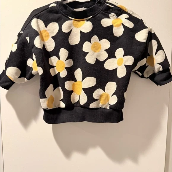 Hanna Andersson 3-6 mos Black and Yellow Daisy Baby Terry Sweatsuit Matching Set - Picture 4 of 6